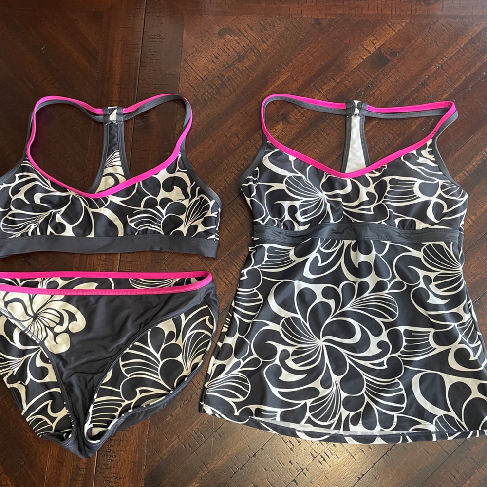 Athleta 3 Piece Swimsuit- Reversible!